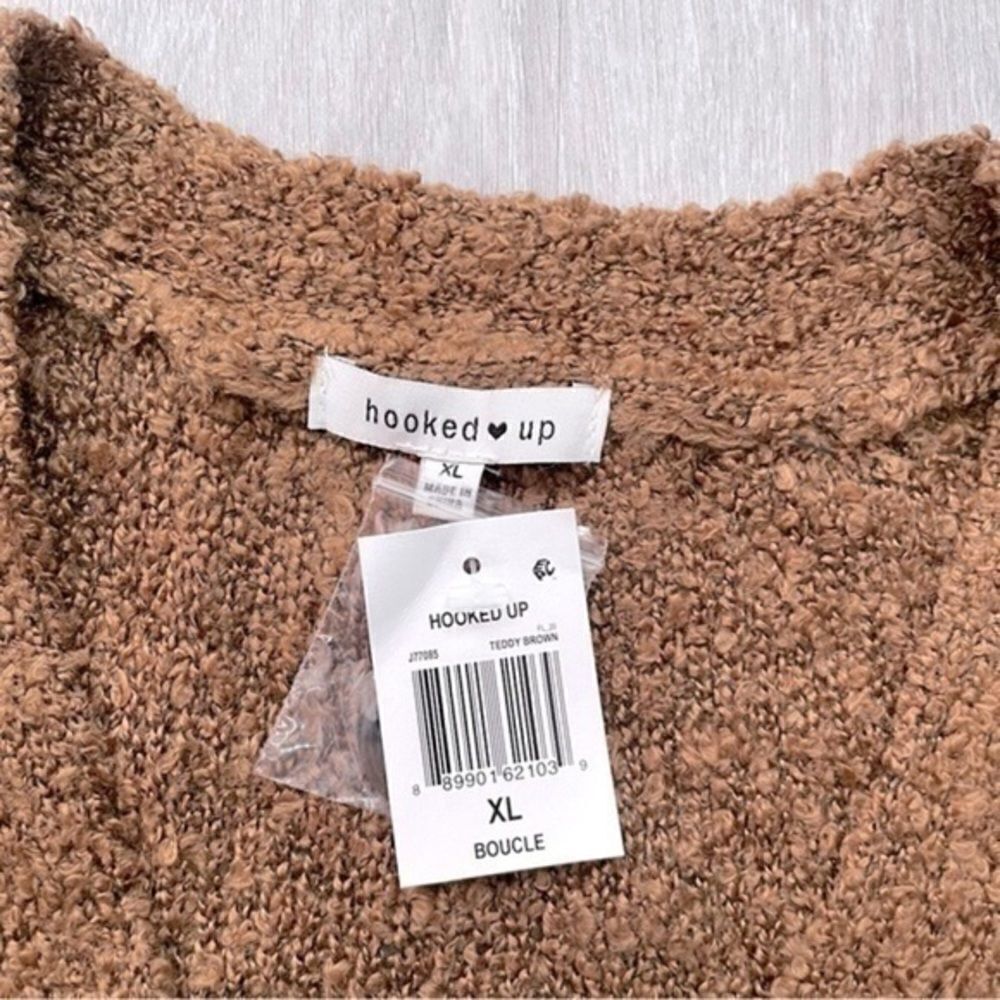 Women's Trendy XL NWT Brown Cozy Boucle Short Cardigan Sweater XL - Picture 2 of 3
